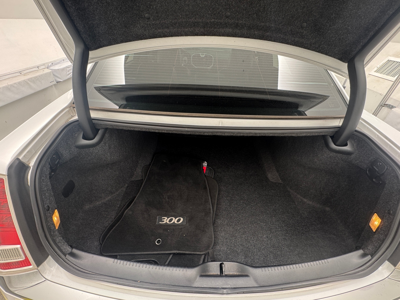 Thumbnail: 2014 Chrysler 300 - 6