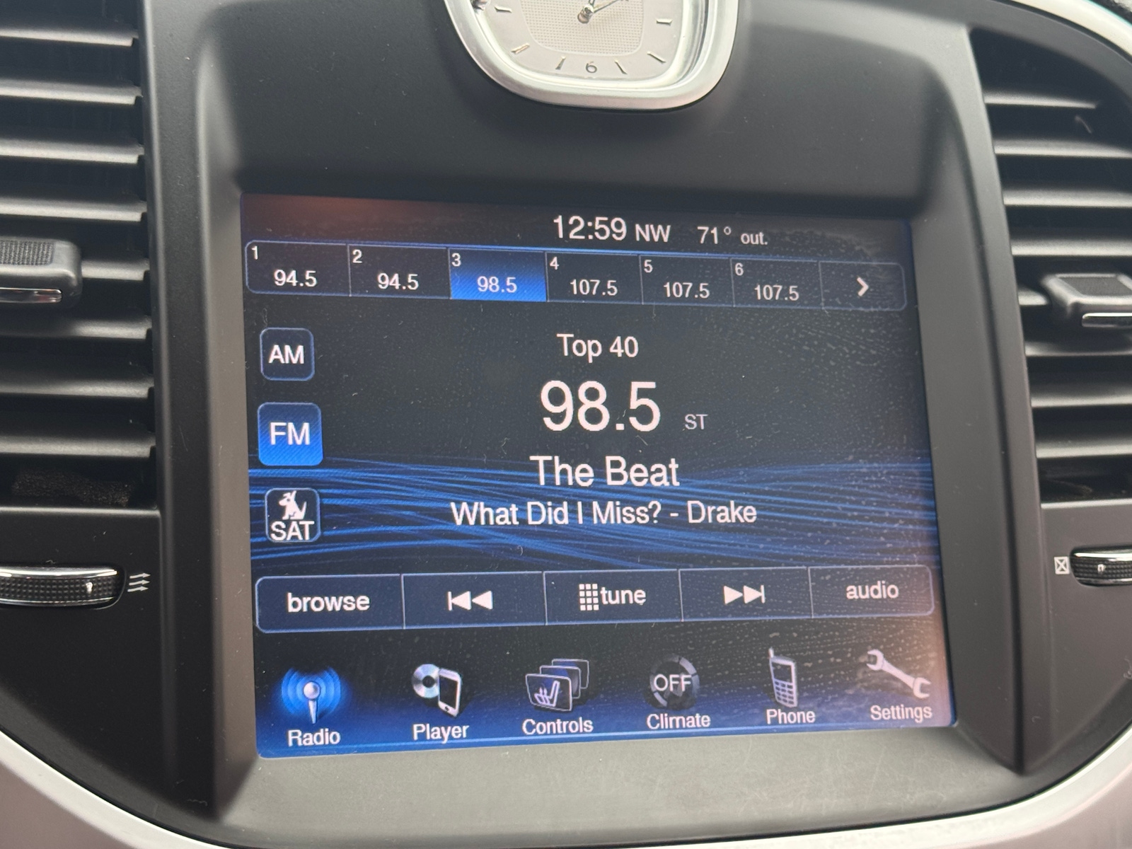 Thumbnail: 2014 Chrysler 300 - 3