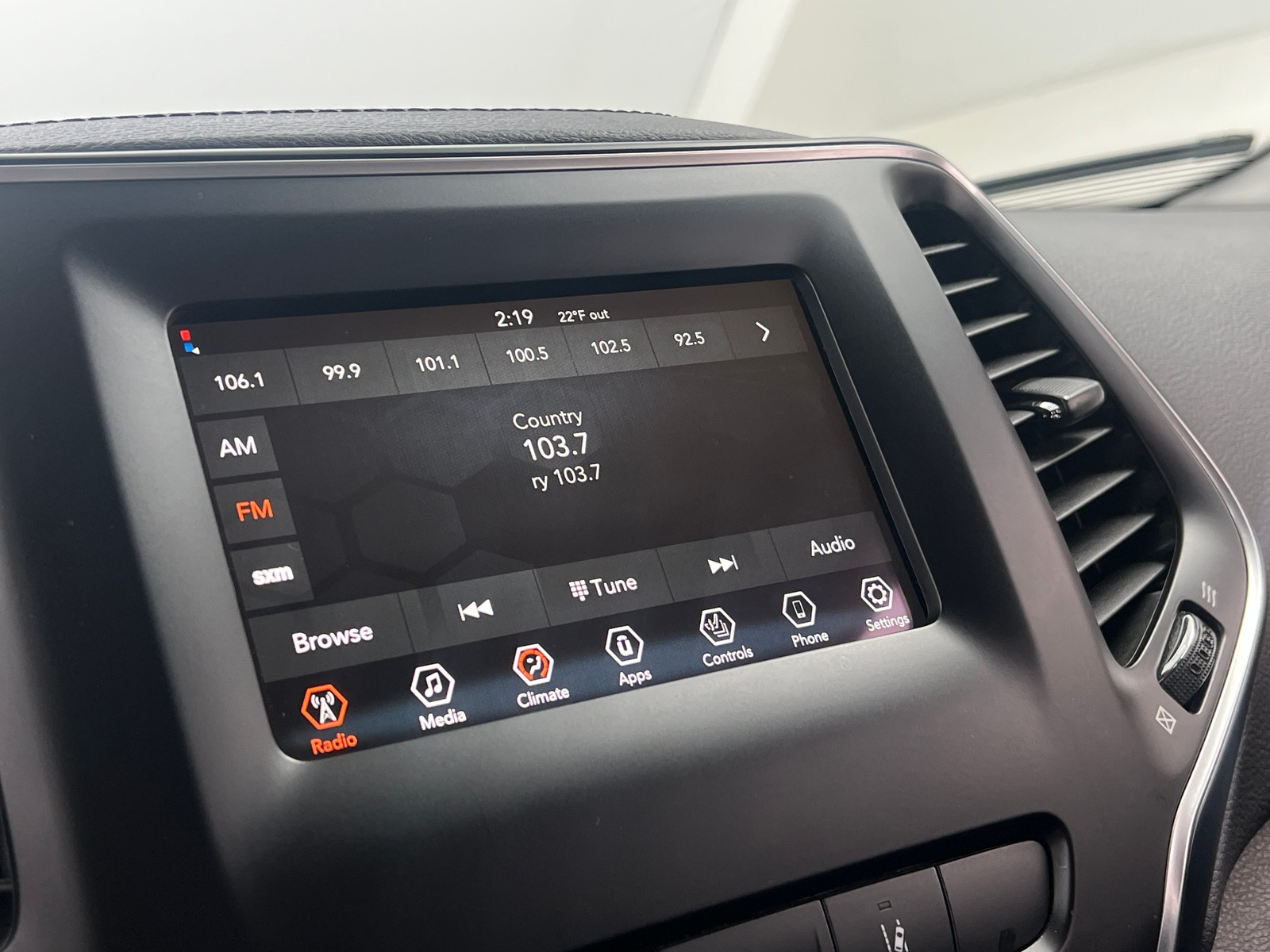 Thumbnail: 2021 Jeep Cherokee - 3