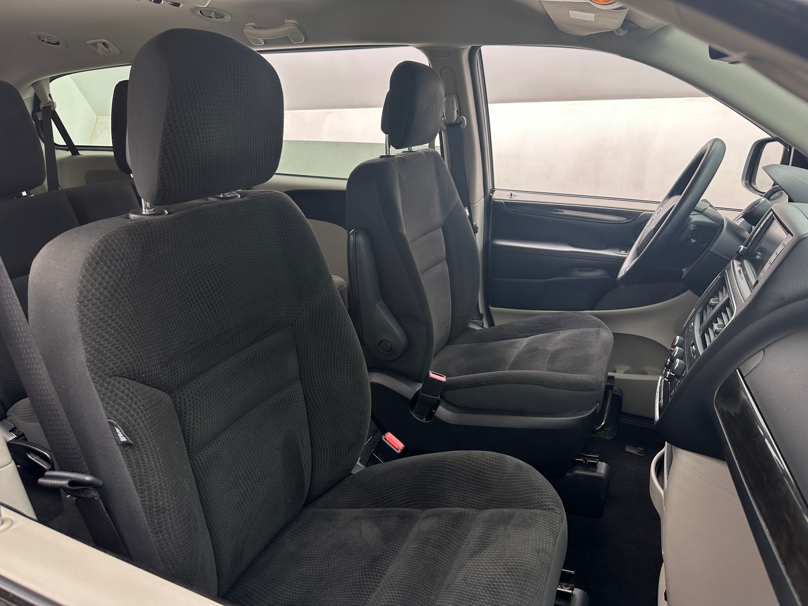 Thumbnail: 2019 Dodge Grand Caravan - 2