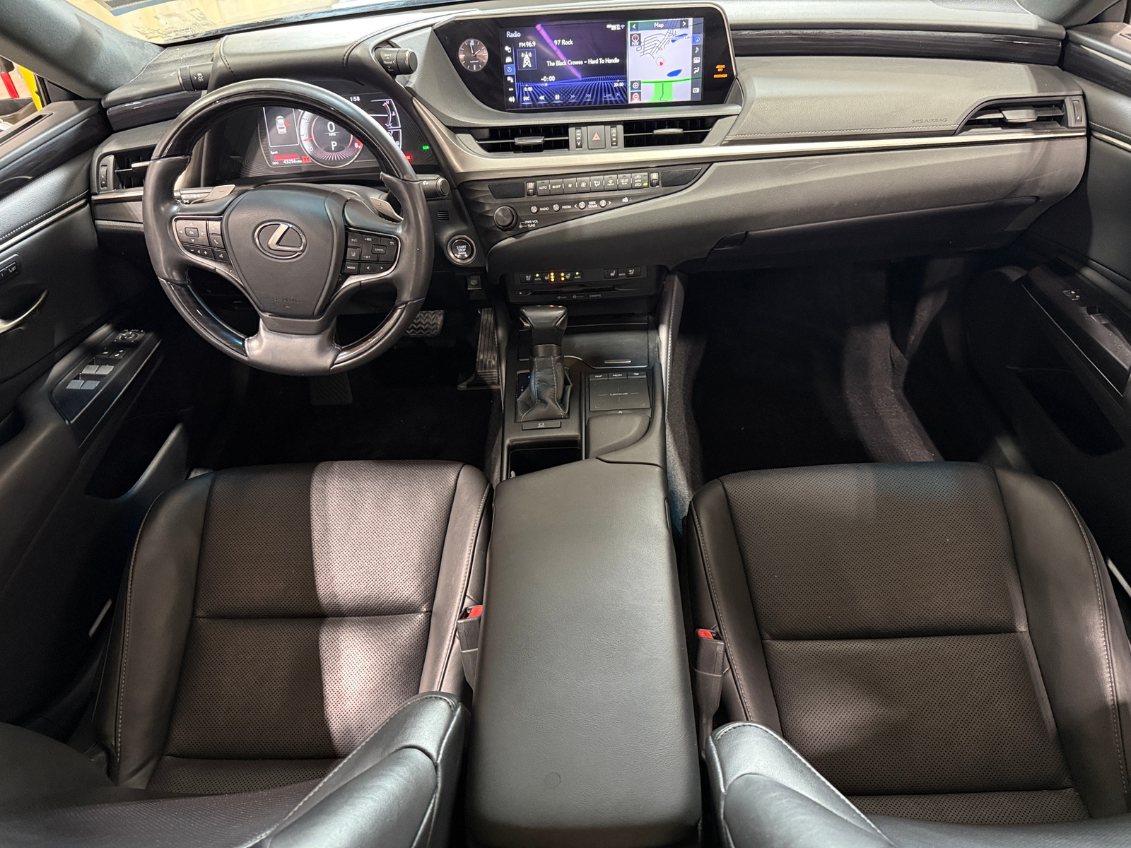 Thumbnail: 2020 Lexus ES - 2