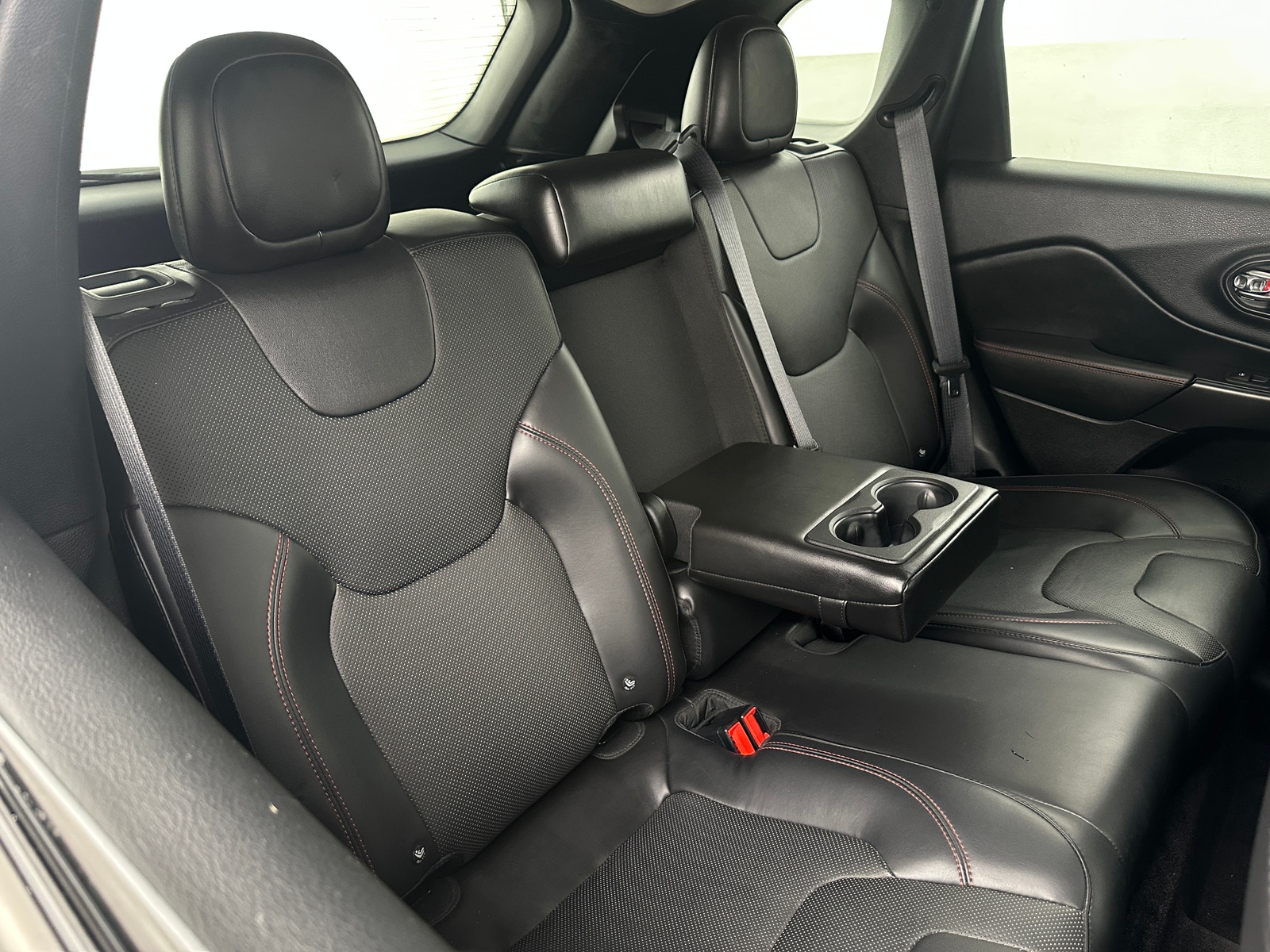 Thumbnail: 2019 Jeep Cherokee - 5