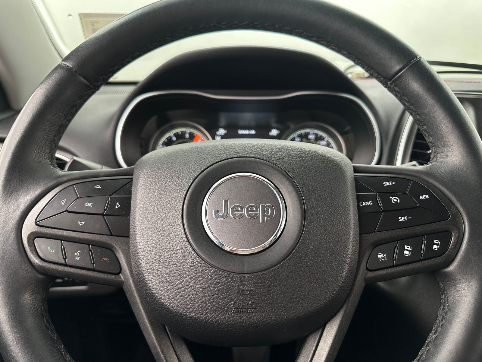 Thumbnail: 2019 Jeep Cherokee - 4