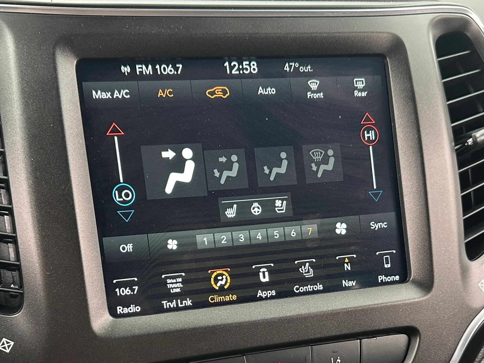 Thumbnail: 2019 Jeep Cherokee - 3