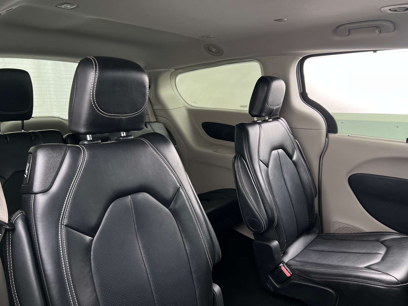 Thumbnail: 2024 Chrysler Pacifica - 5