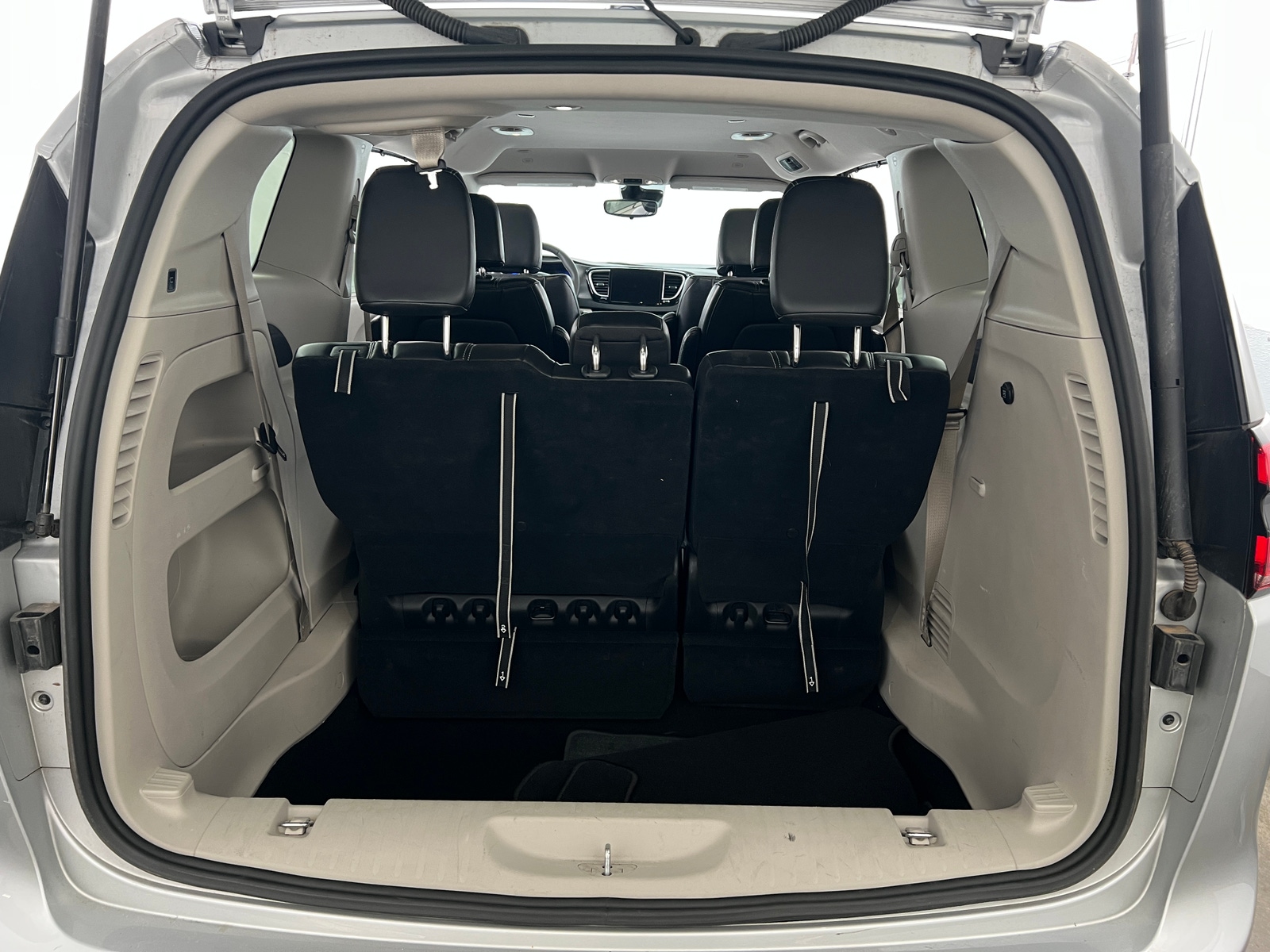 Thumbnail: 2024 Chrysler Pacifica - 6