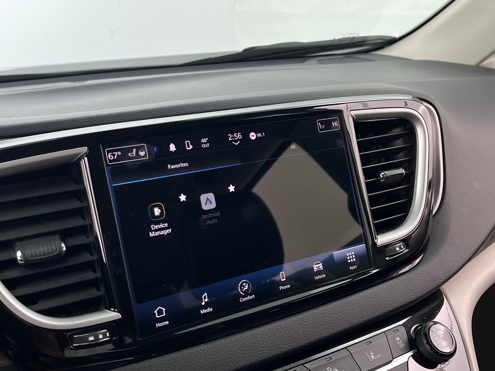 Thumbnail: 2024 Chrysler Pacifica - 3