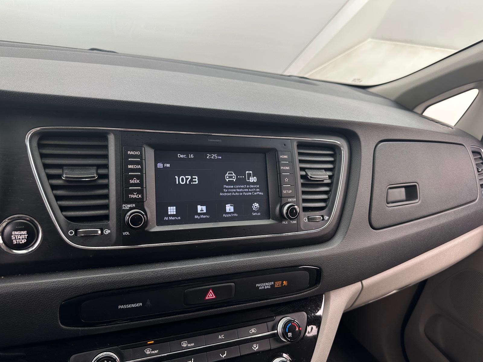 Thumbnail: 2019 Kia Sedona - 3