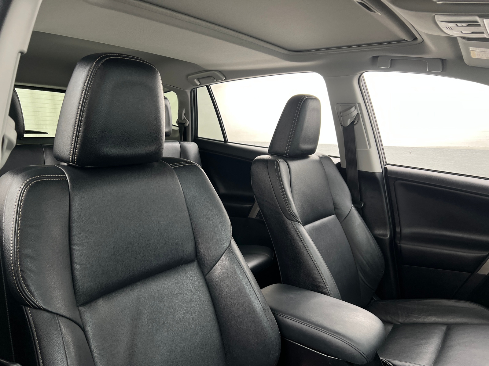 Thumbnail: 2015 Toyota RAV4 - 2