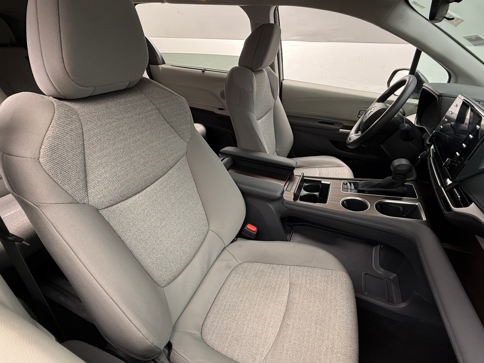 Thumbnail: 2024 Toyota Sienna - 2