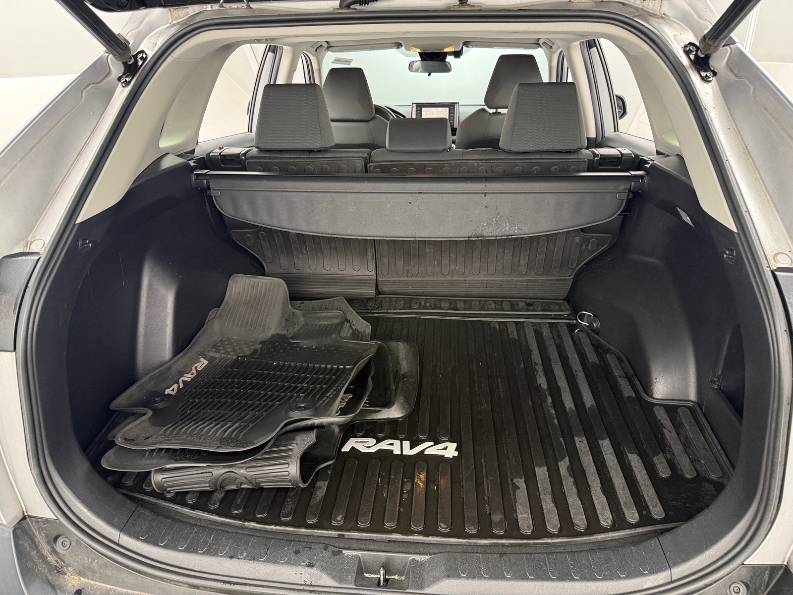 Thumbnail: 2020 Toyota RAV4 - 7