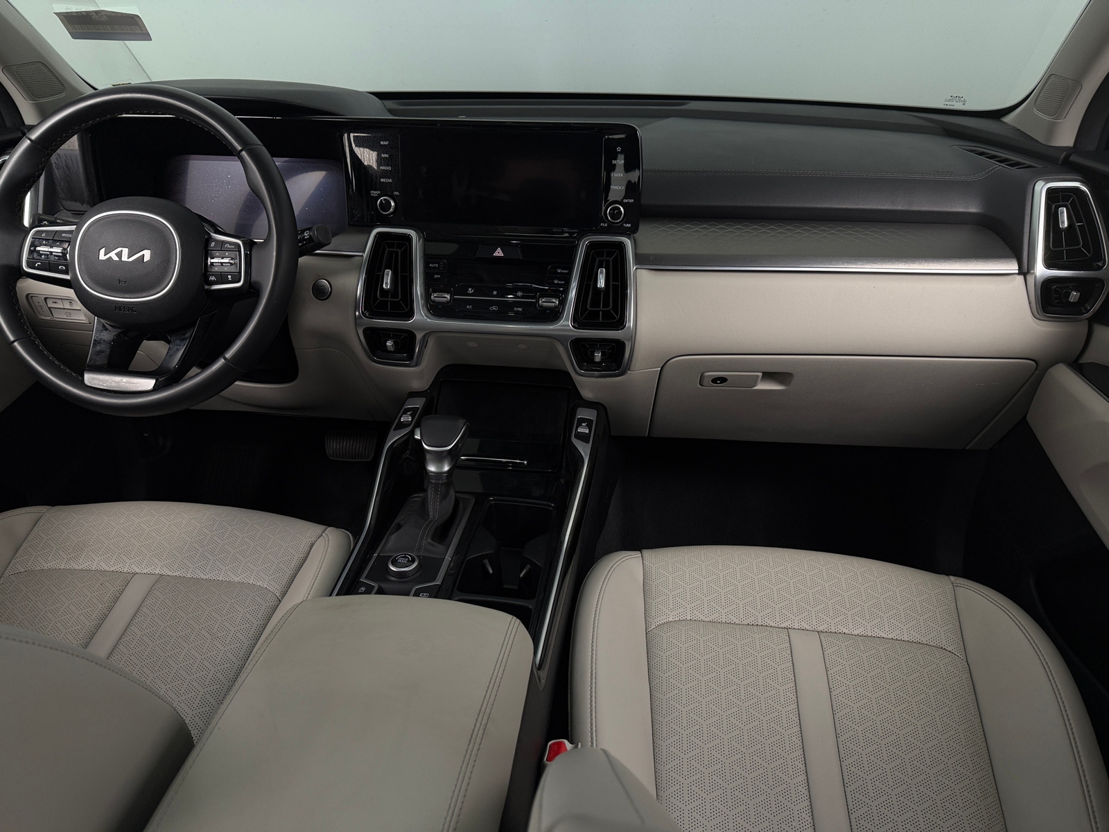 Thumbnail: 2023 Kia Sorento - 2