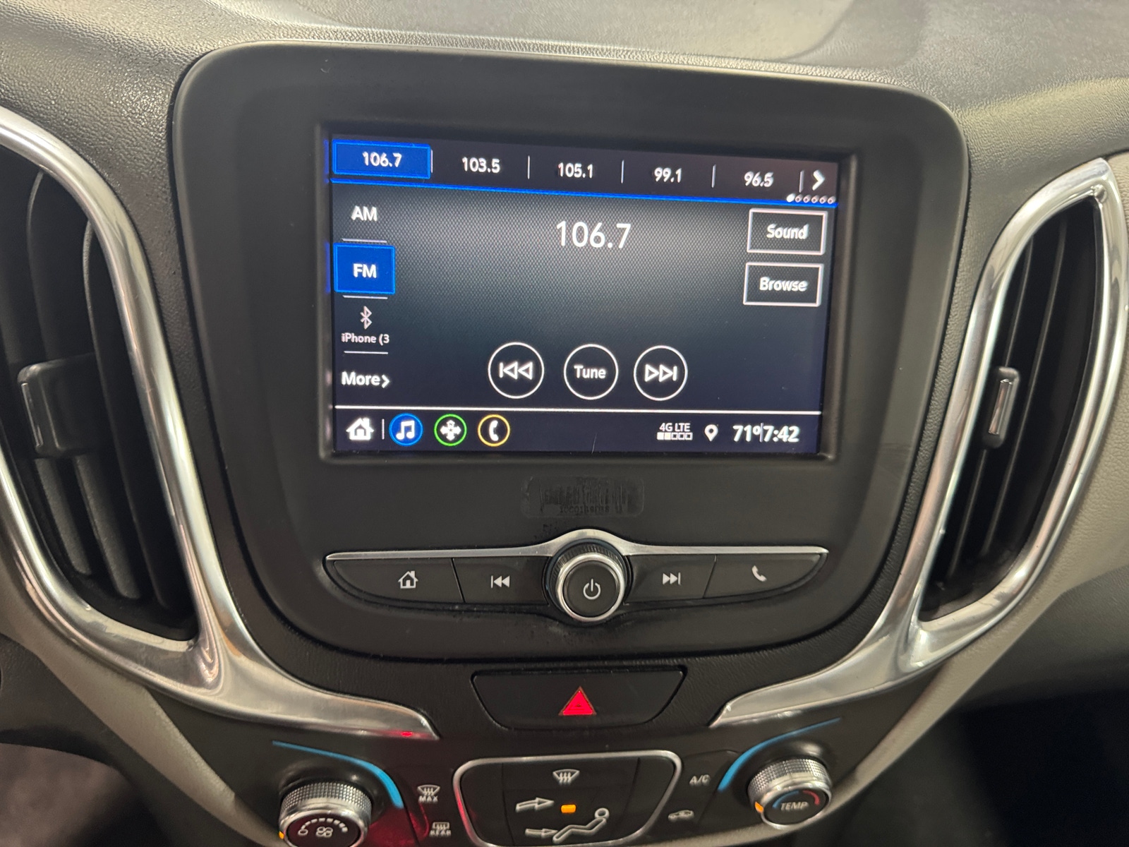 Thumbnail: 2020 Chevrolet Equinox - 4