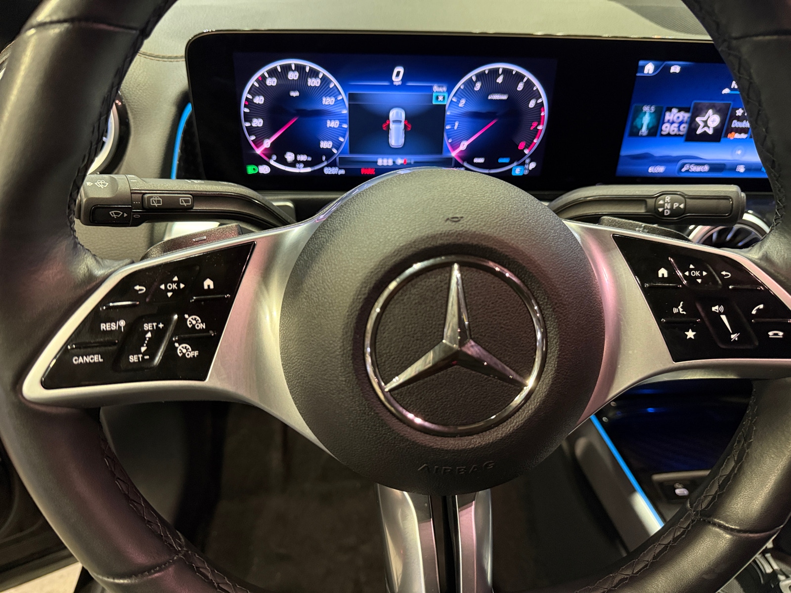 Thumbnail: 2025 Mercedes-Benz GLB - 4