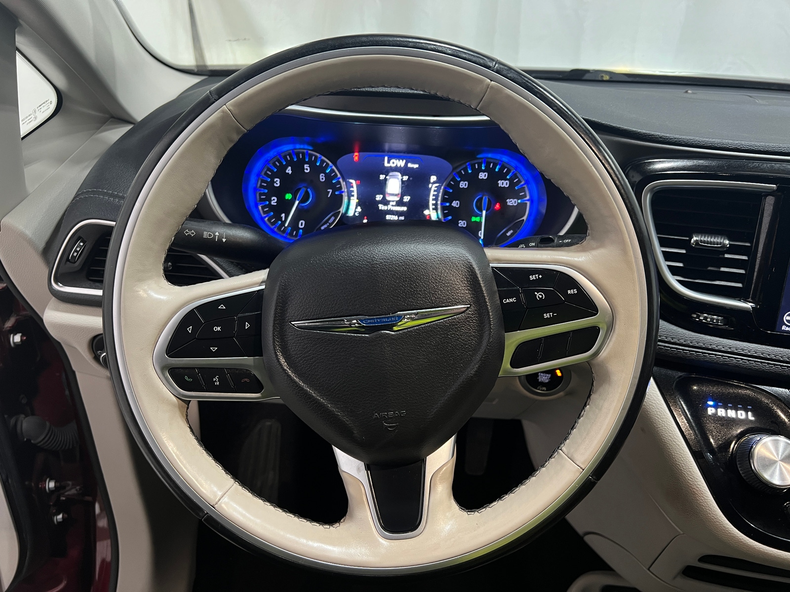 Thumbnail: 2019 Chrysler Pacifica - 4