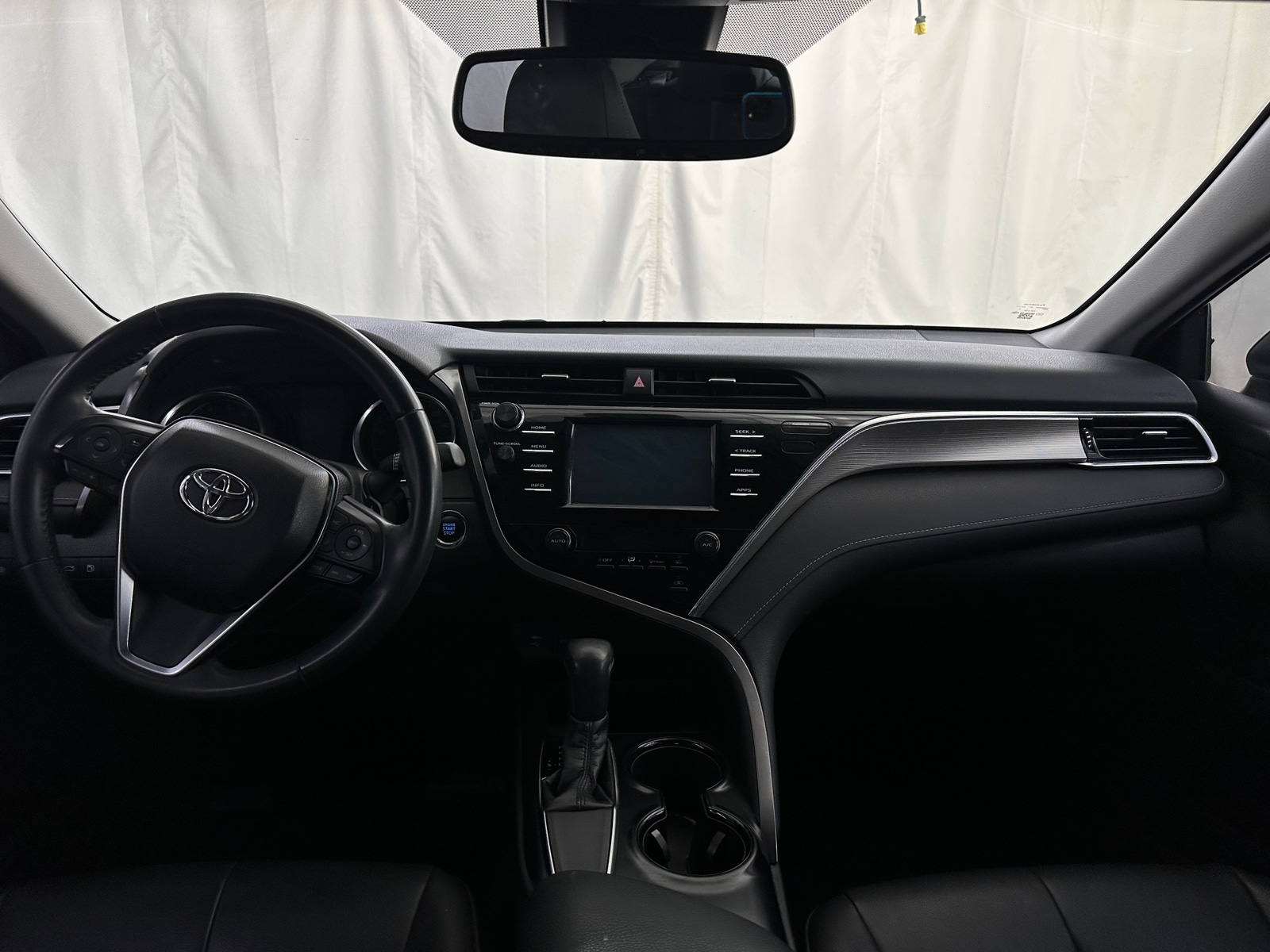 Thumbnail: 2018 Toyota Camry - 3