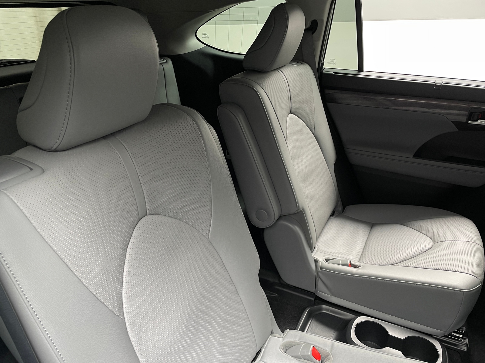 Thumbnail: 2023 Toyota Highlander - 5