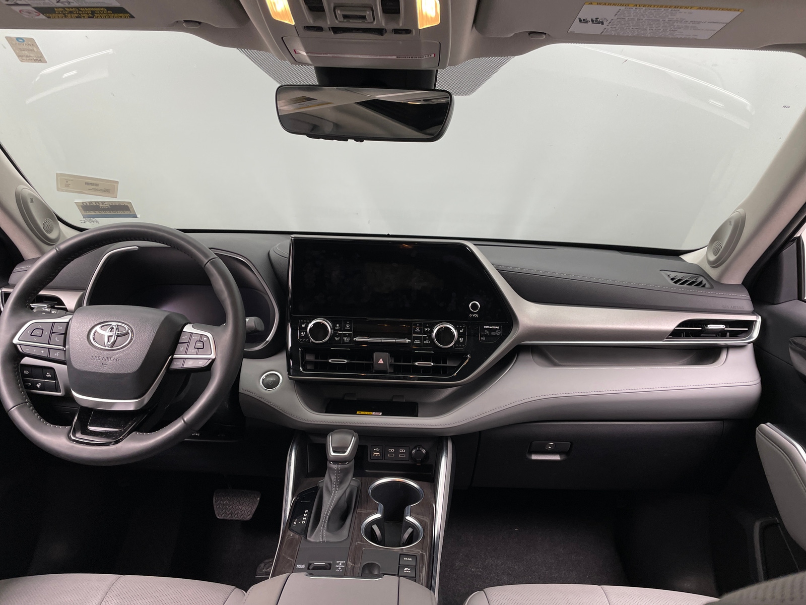 Thumbnail: 2023 Toyota Highlander - 2