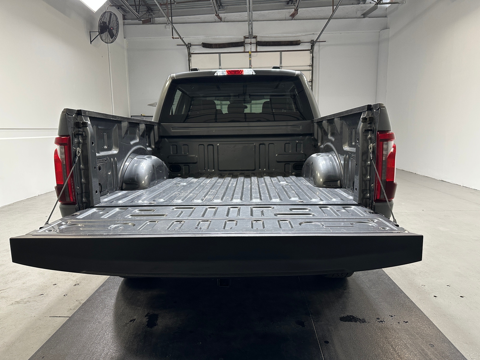 Thumbnail: 2025 Ford Econoline - 7