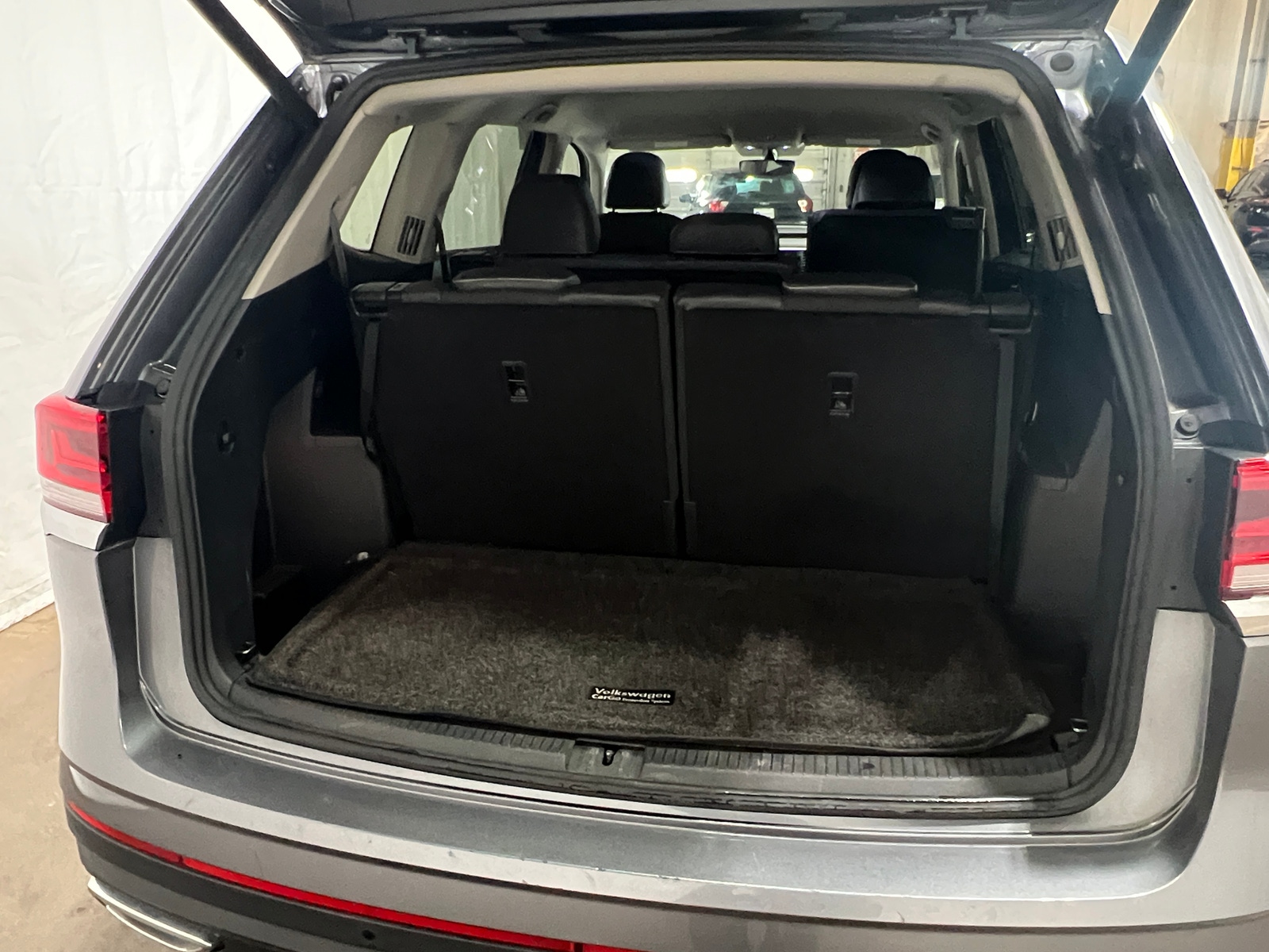 Thumbnail: 2021 Volkswagen Atlas - 6