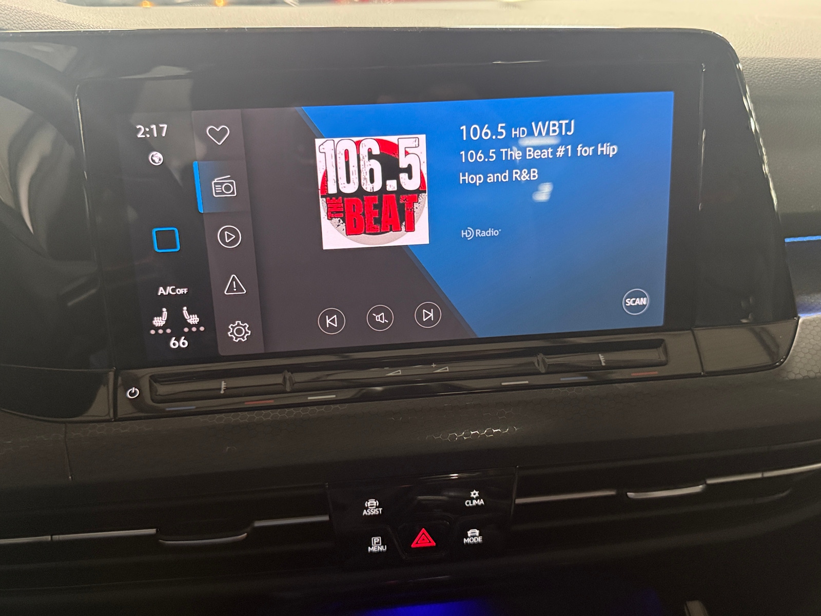 Thumbnail: 2023 Volkswagen Golf - 4