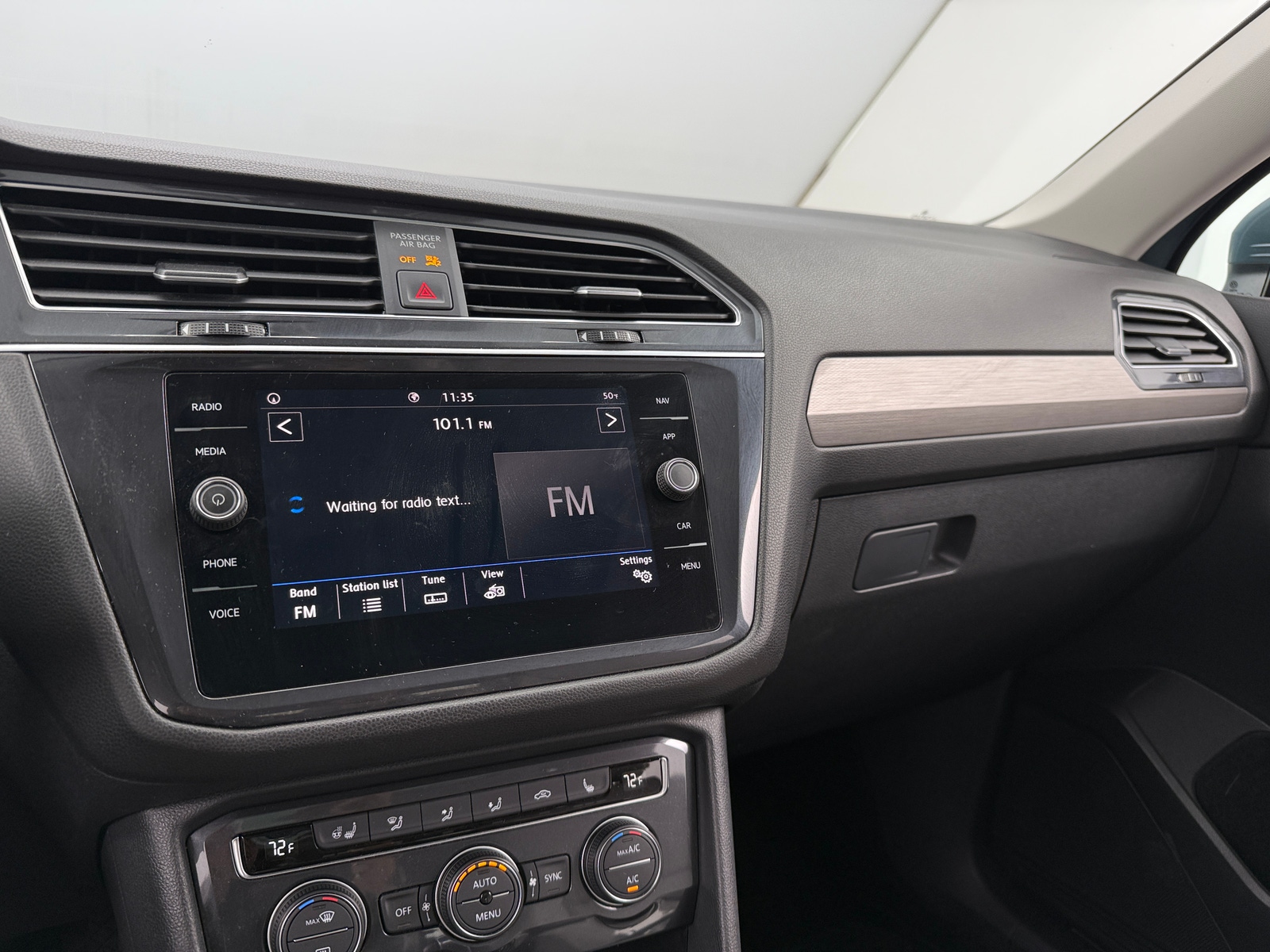 Thumbnail: 2020 Volkswagen Tiguan - 3