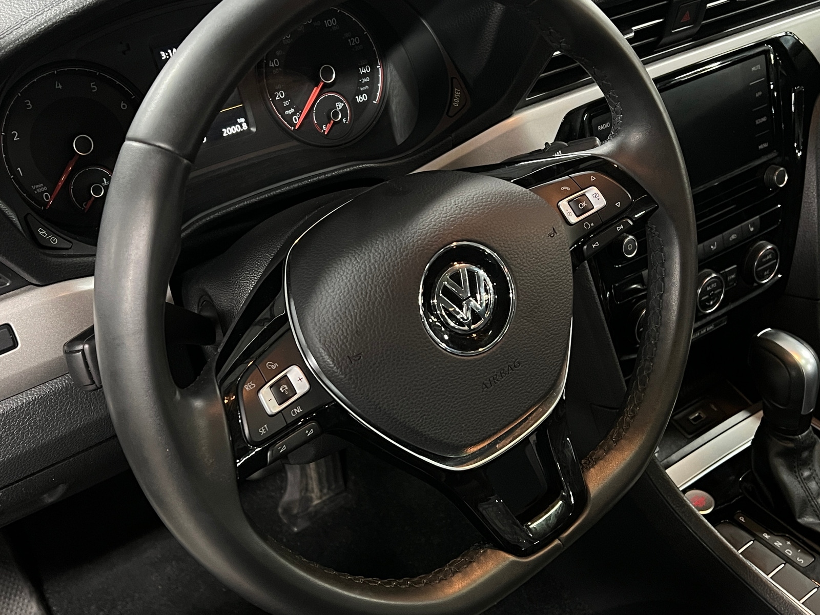 Thumbnail: 2022 Volkswagen Passat - 4