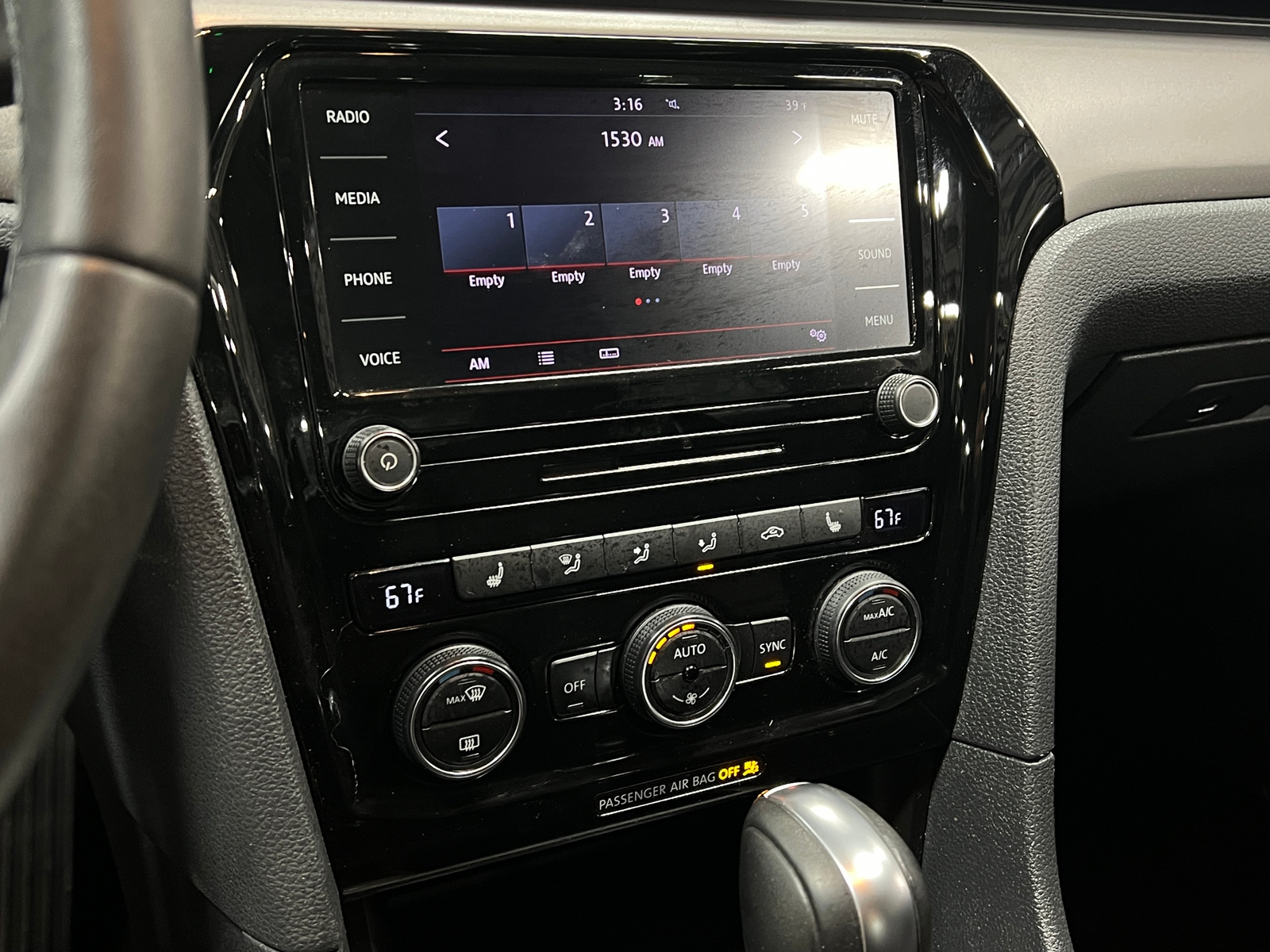 Thumbnail: 2022 Volkswagen Passat - 3