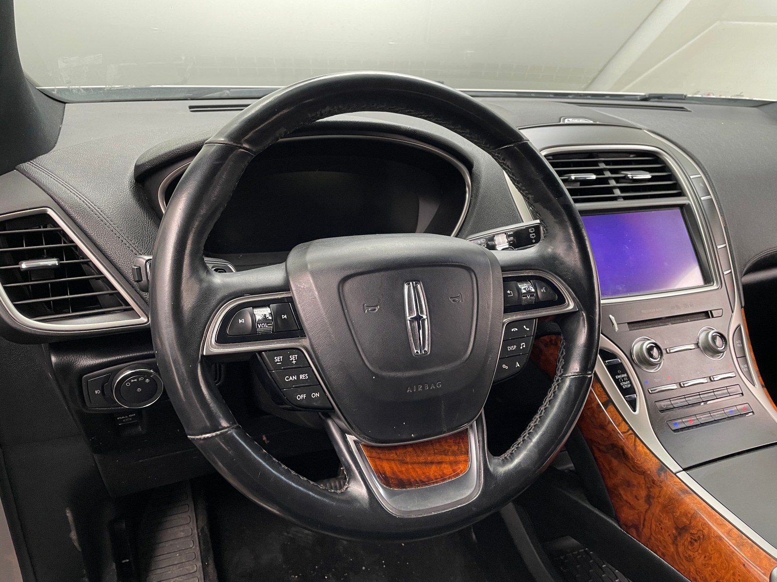 Thumbnail: 2019 Lincoln Nautilus - 4