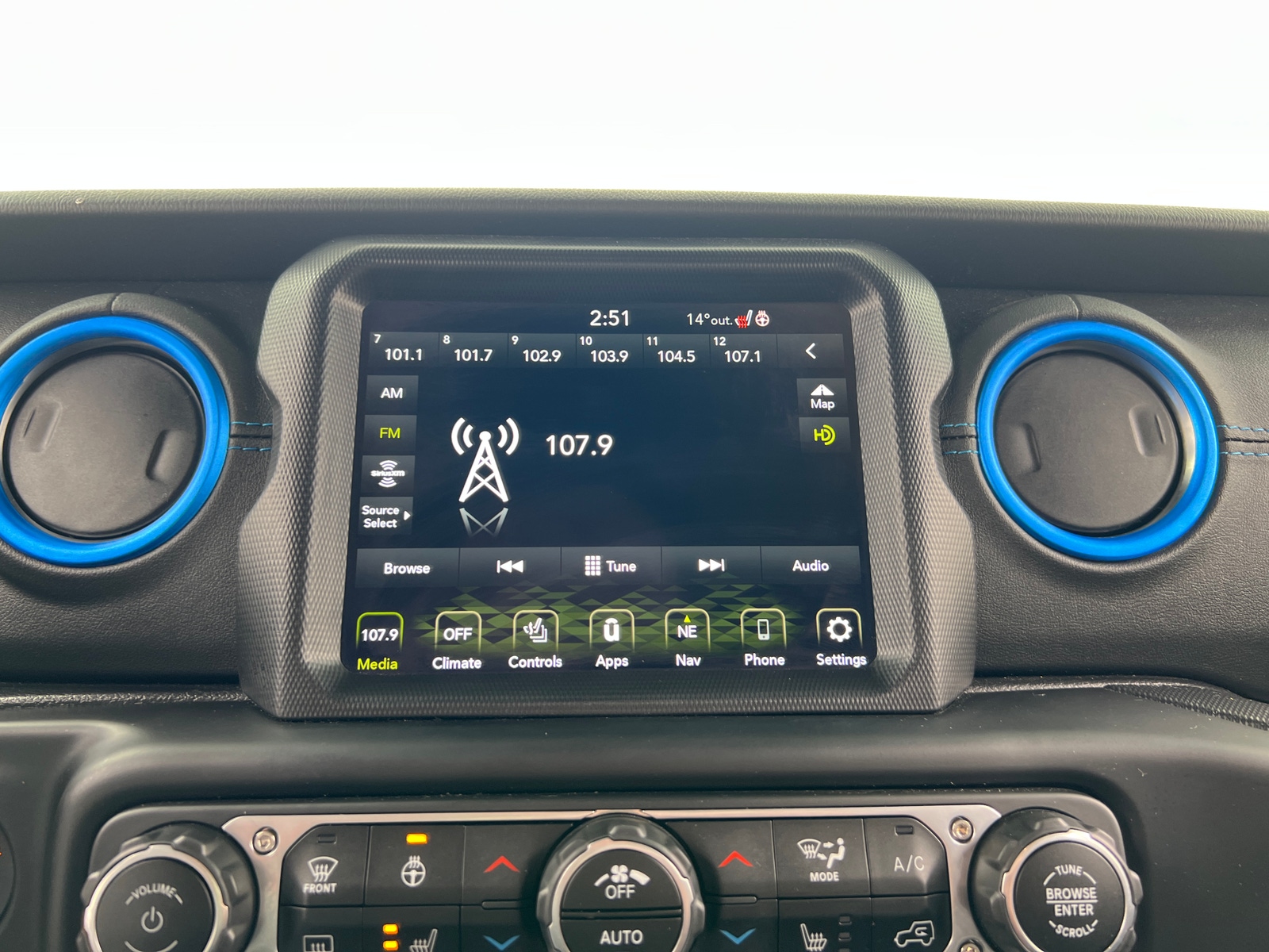 Thumbnail: 2022 Jeep Wrangler - 3