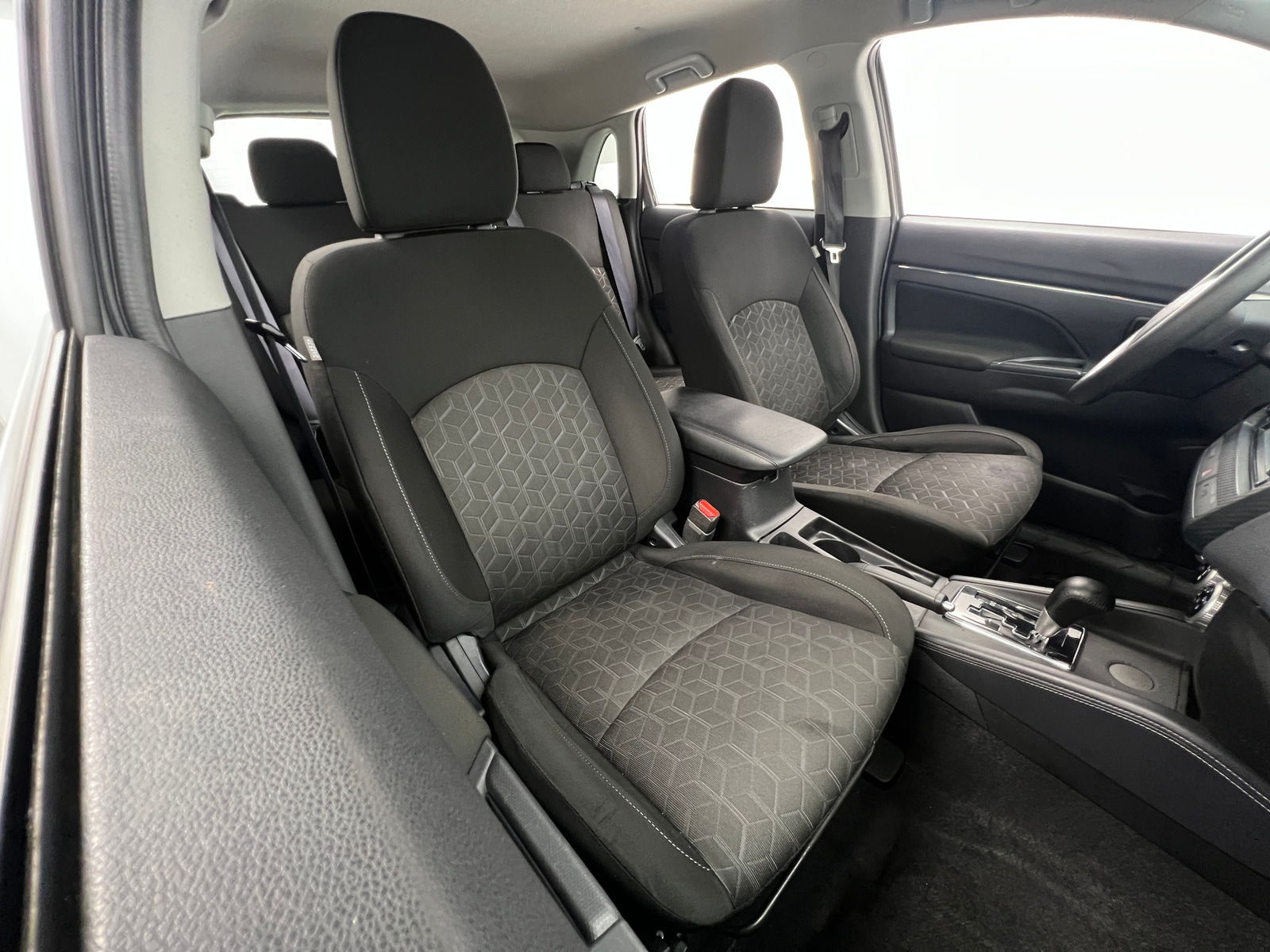 Thumbnail: 2022 Mitsubishi Outlander Sport - 2