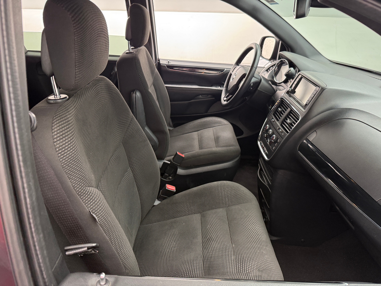 Thumbnail: 2020 Dodge Grand Caravan - 2