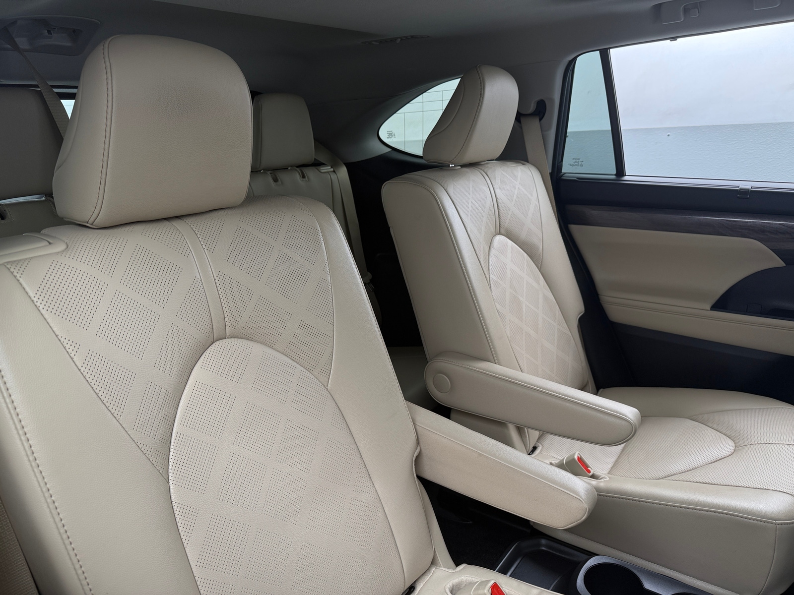 Thumbnail: 2024 Toyota Highlander - 5