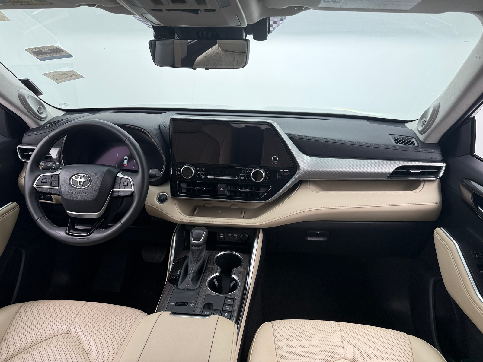 Thumbnail: 2024 Toyota Highlander - 2