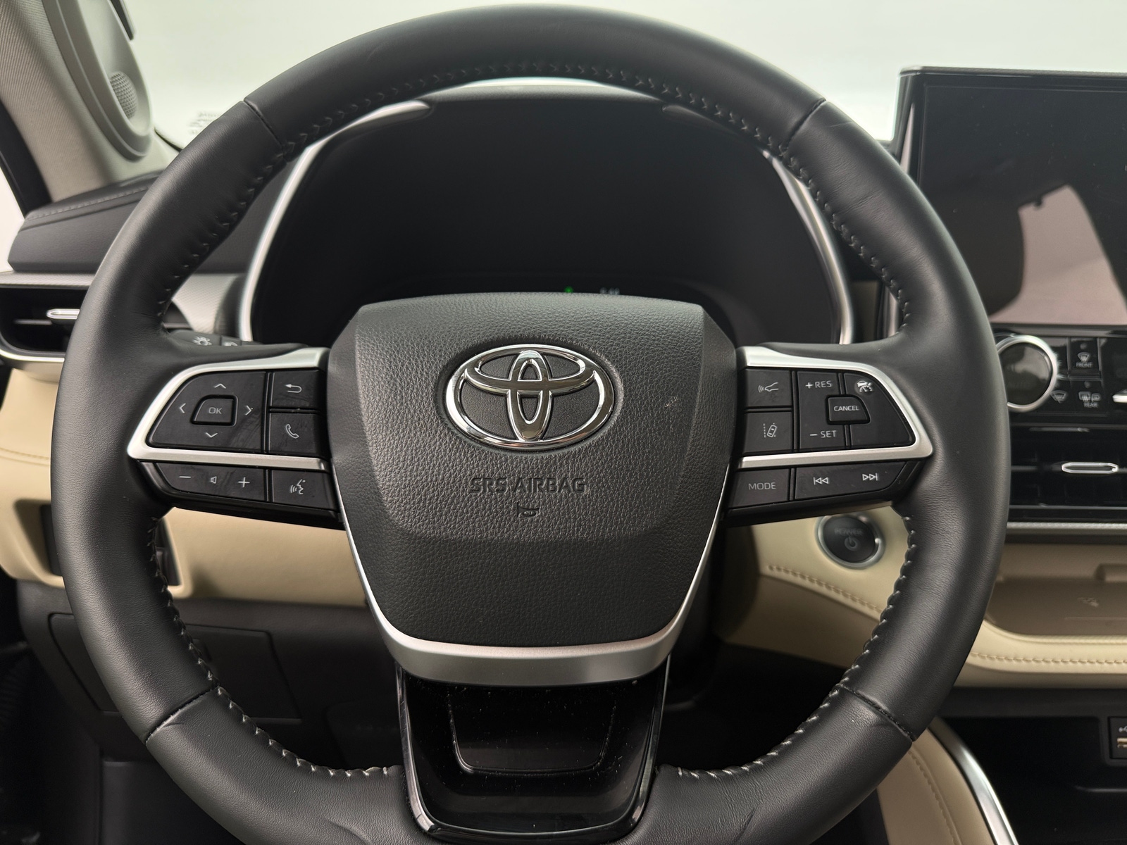 Thumbnail: 2024 Toyota Highlander - 4