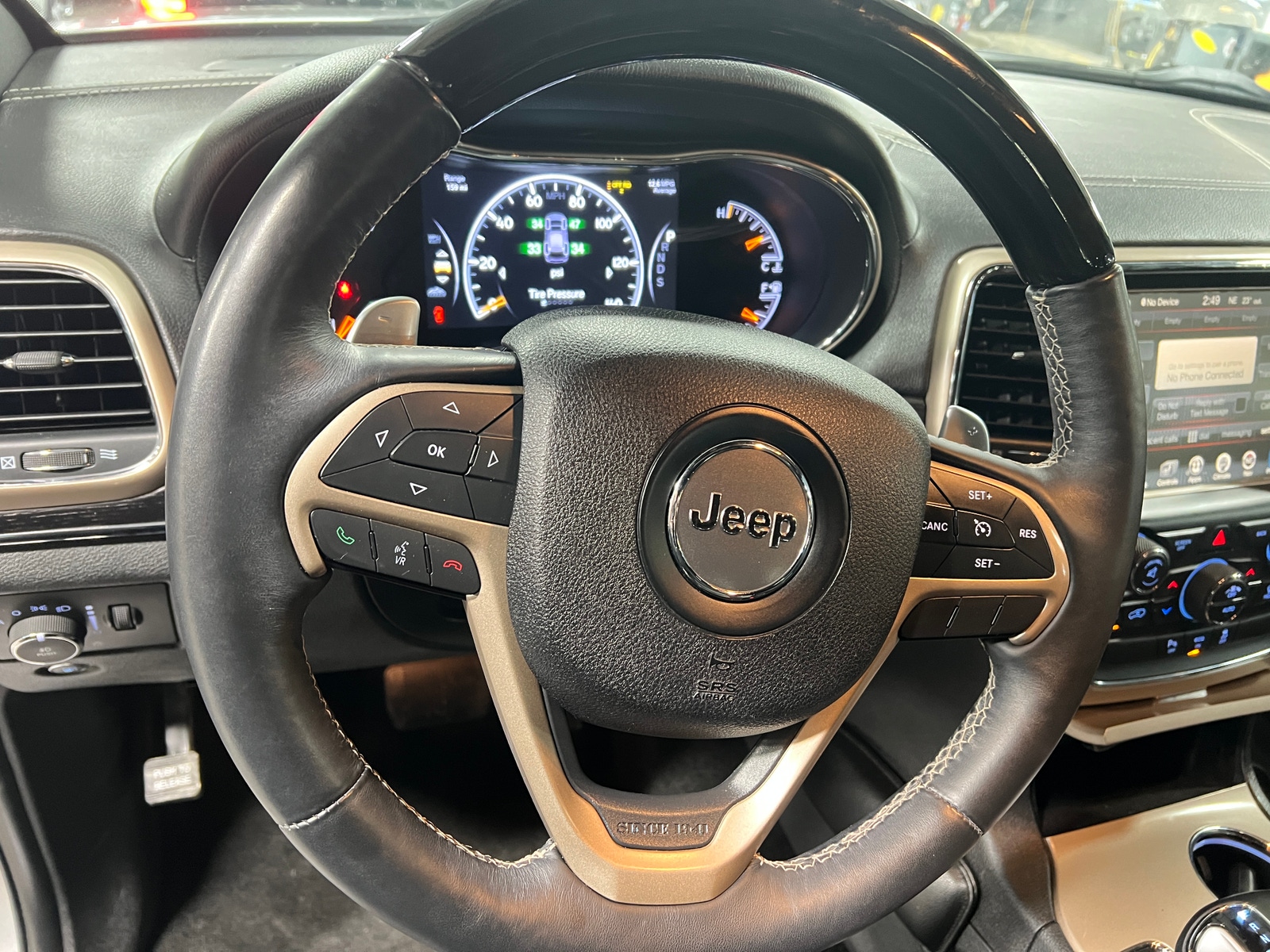 Thumbnail: 2015 Jeep Grand Cherokee - 4