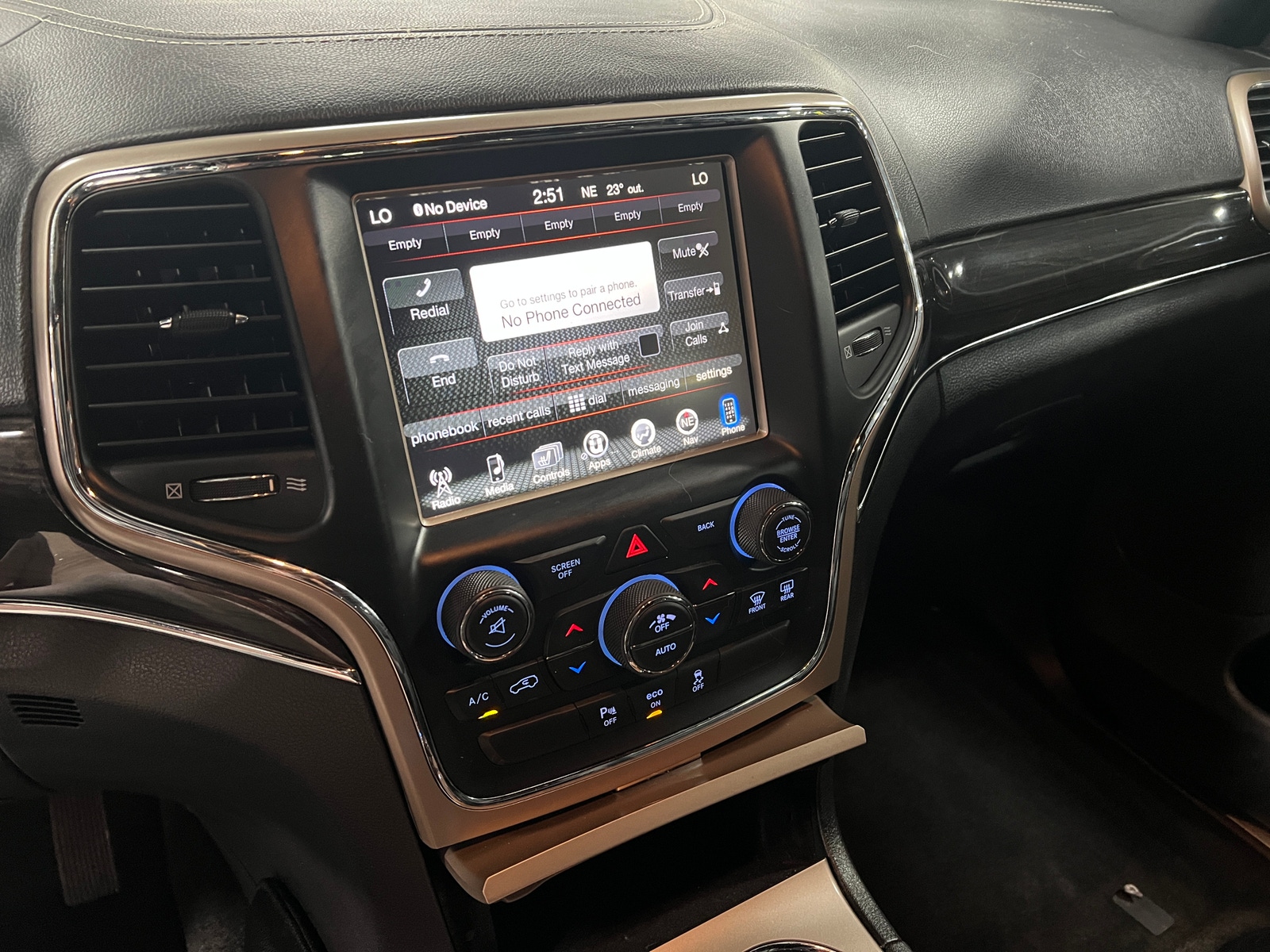 Thumbnail: 2015 Jeep Grand Cherokee - 3