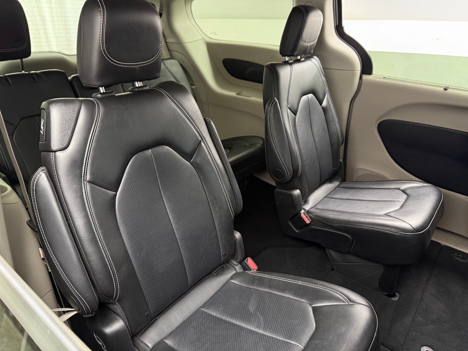 Thumbnail: 2024 Chrysler Pacifica - 5