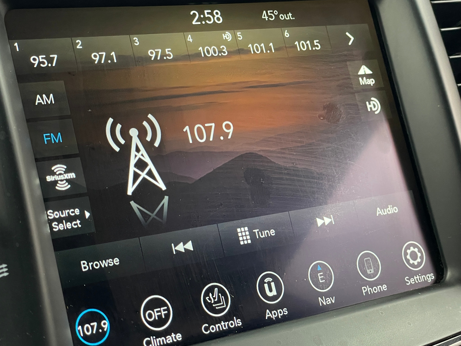 Thumbnail: 2023 Chrysler 300 - 3