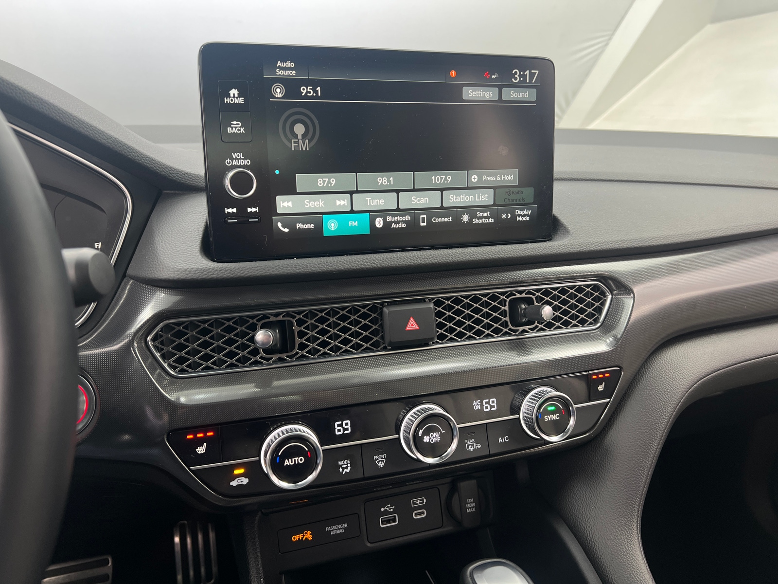 Thumbnail: 2024 Acura Integra - 3