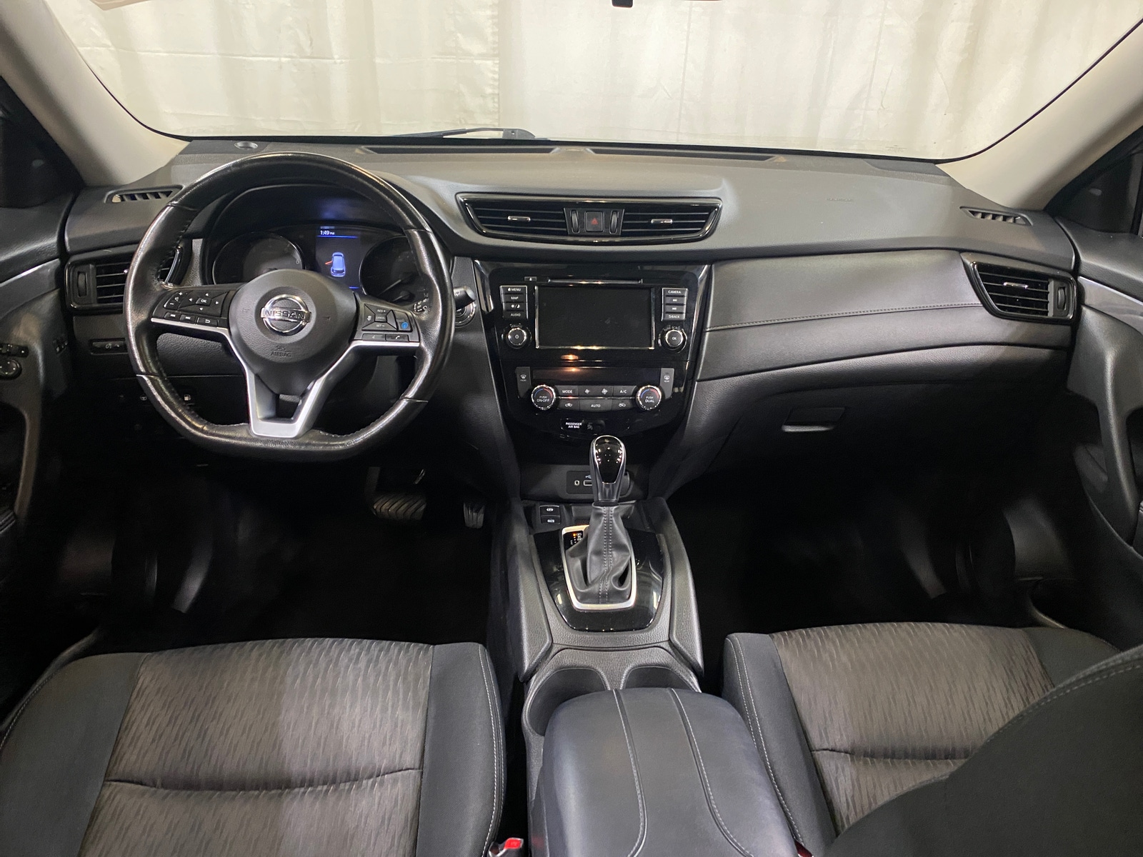 Thumbnail: 2019 Nissan Rogue - 3