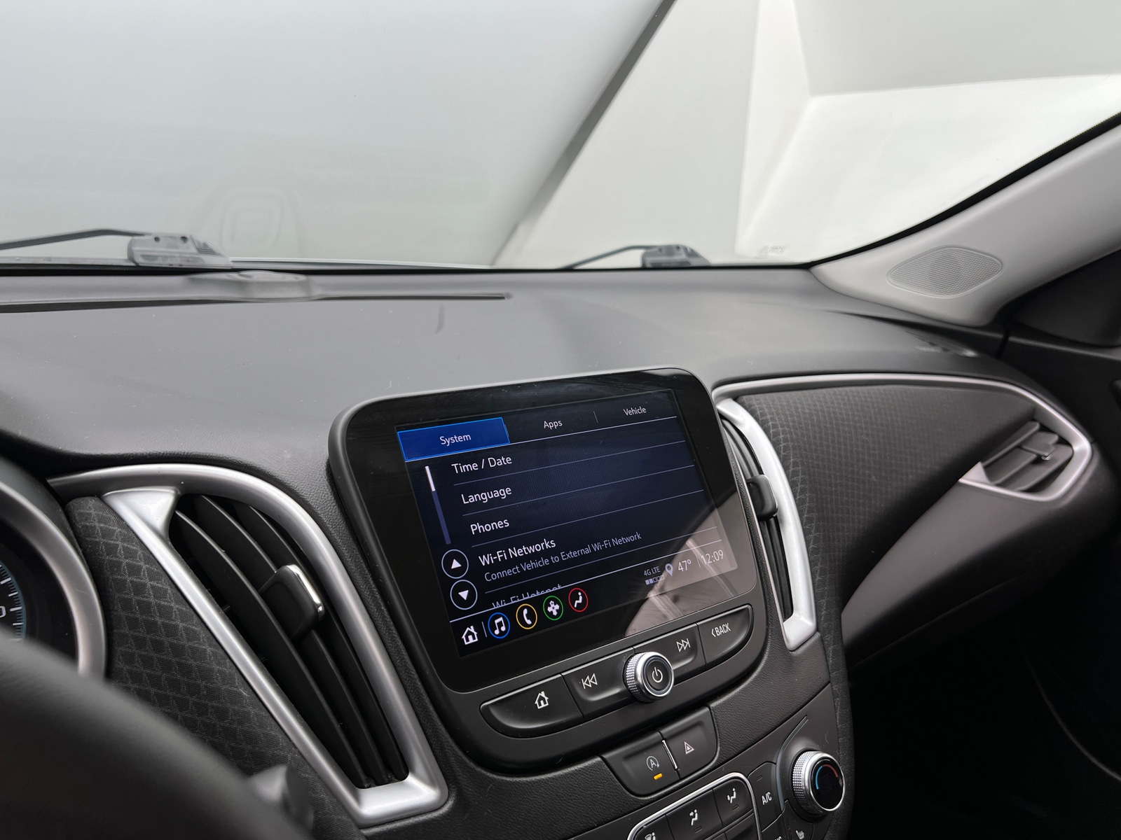 Thumbnail: 2024 Chevrolet Malibu - 4