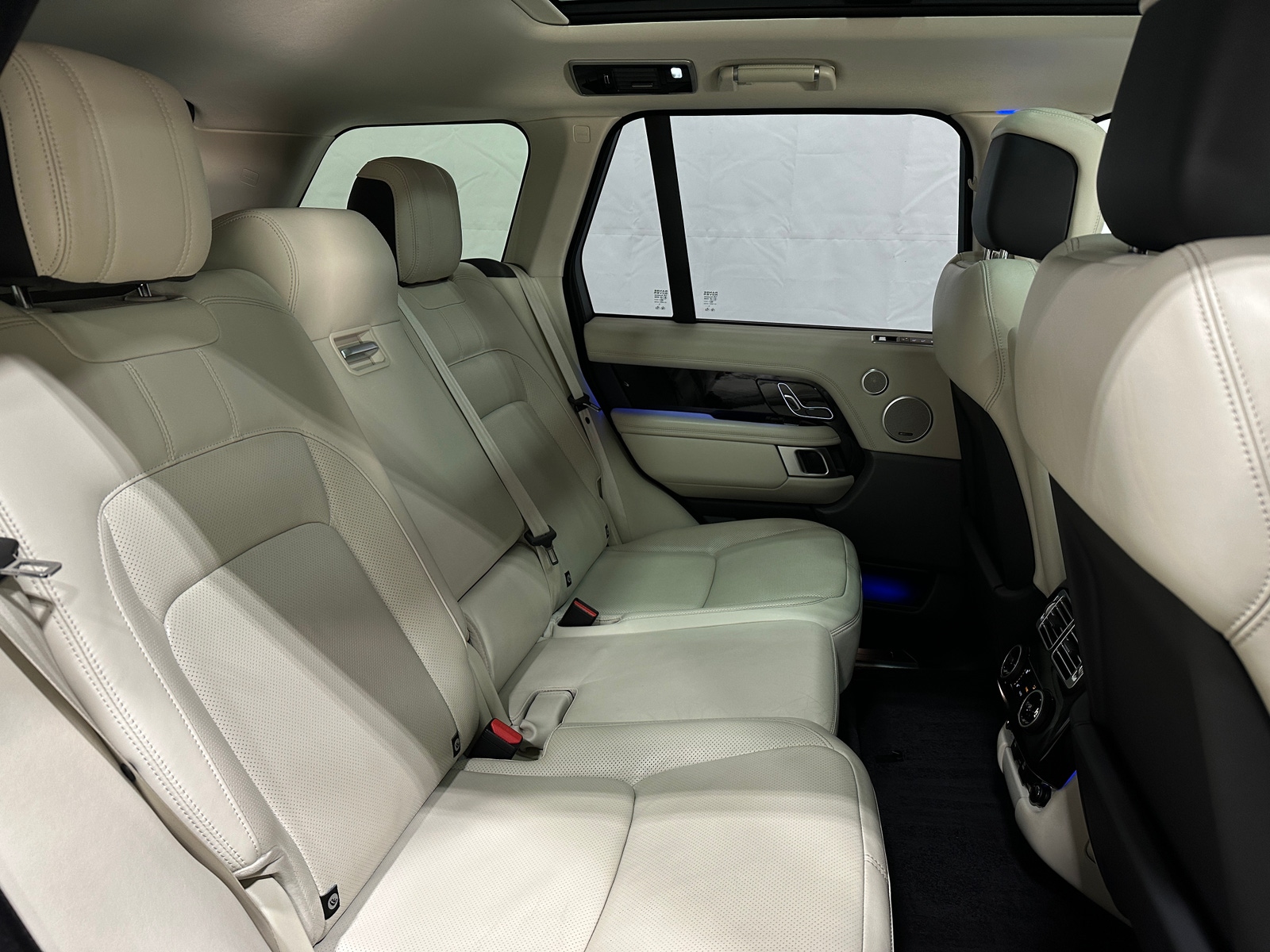 Thumbnail: 2020 Land Rover Range Rover - 5