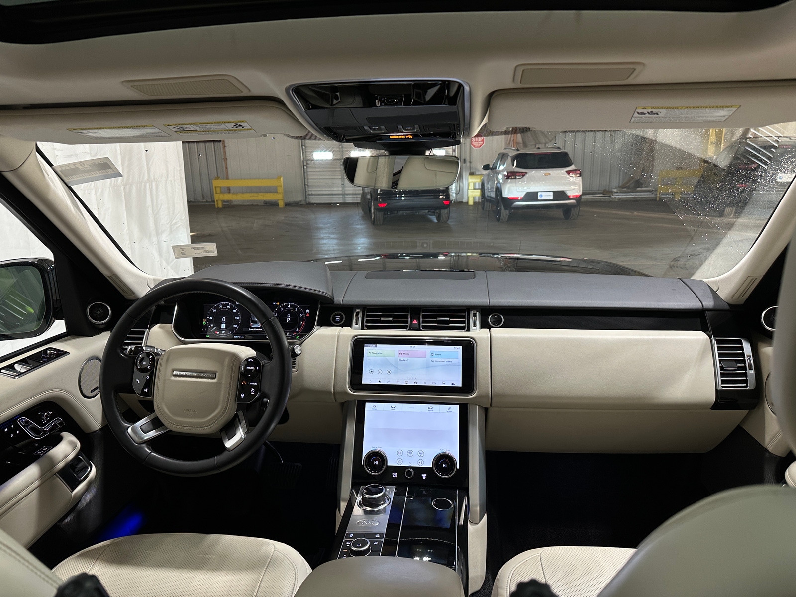 Thumbnail: 2020 Land Rover Range Rover - 2