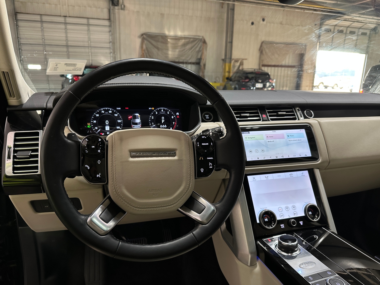 Thumbnail: 2020 Land Rover Range Rover - 4