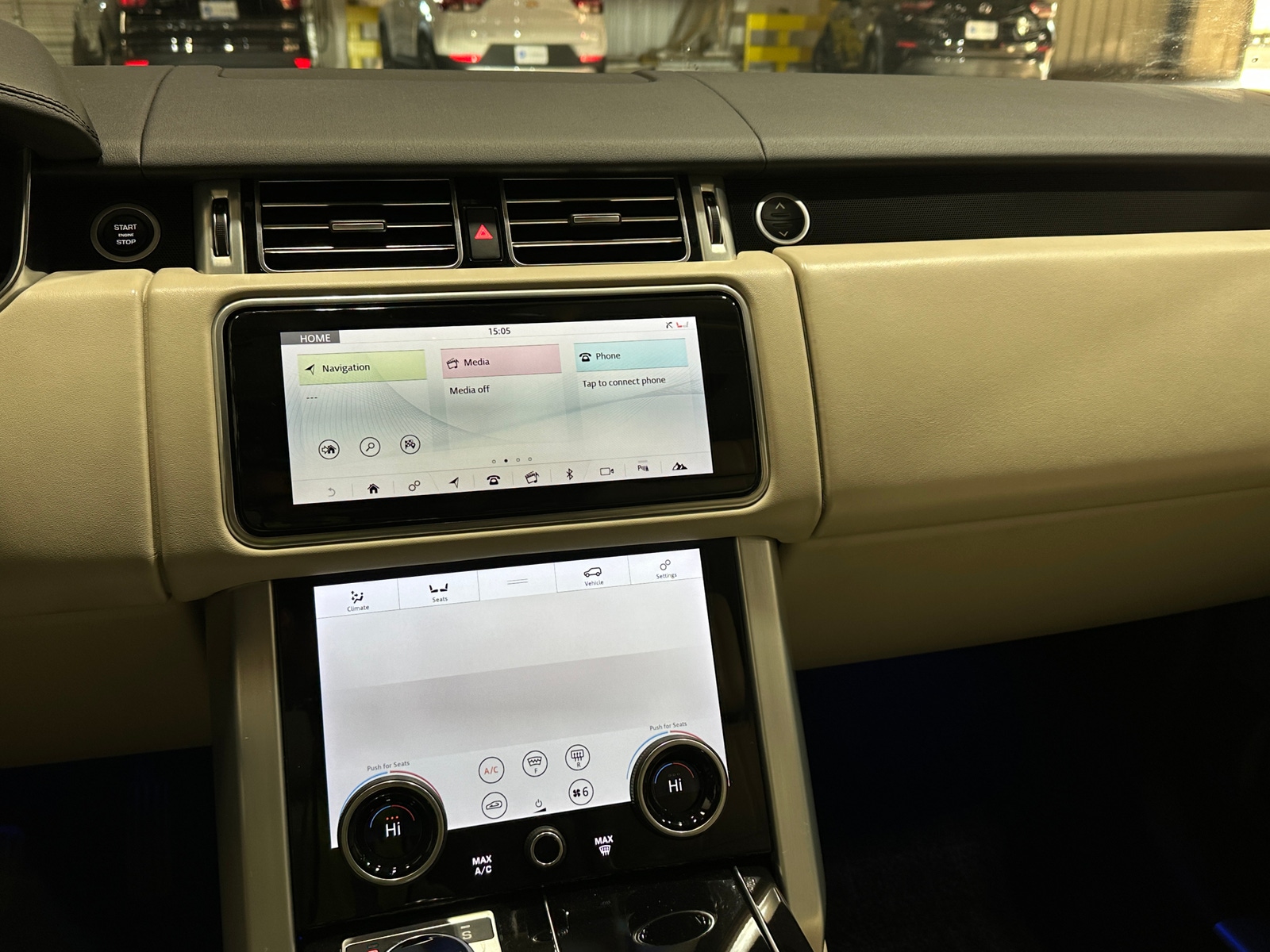 Thumbnail: 2020 Land Rover Range Rover - 3