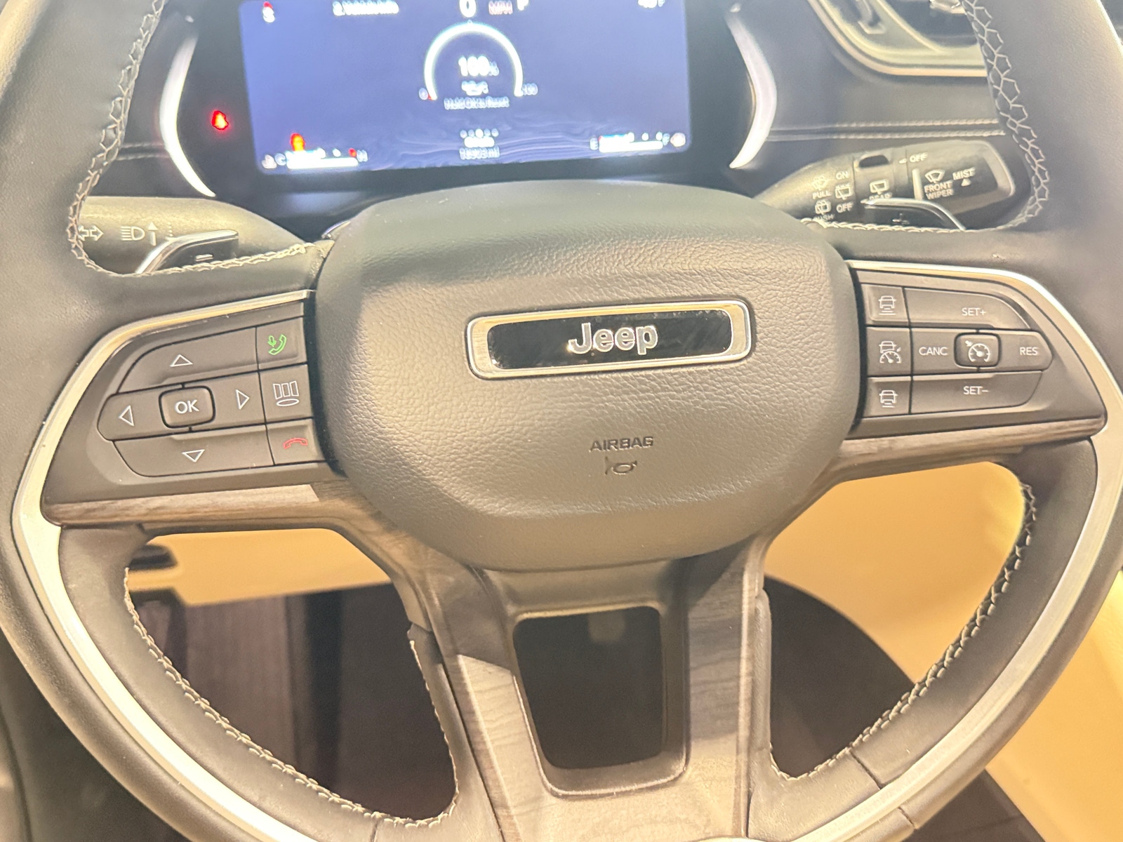 Thumbnail: 2023 Jeep Grand Cherokee - 4