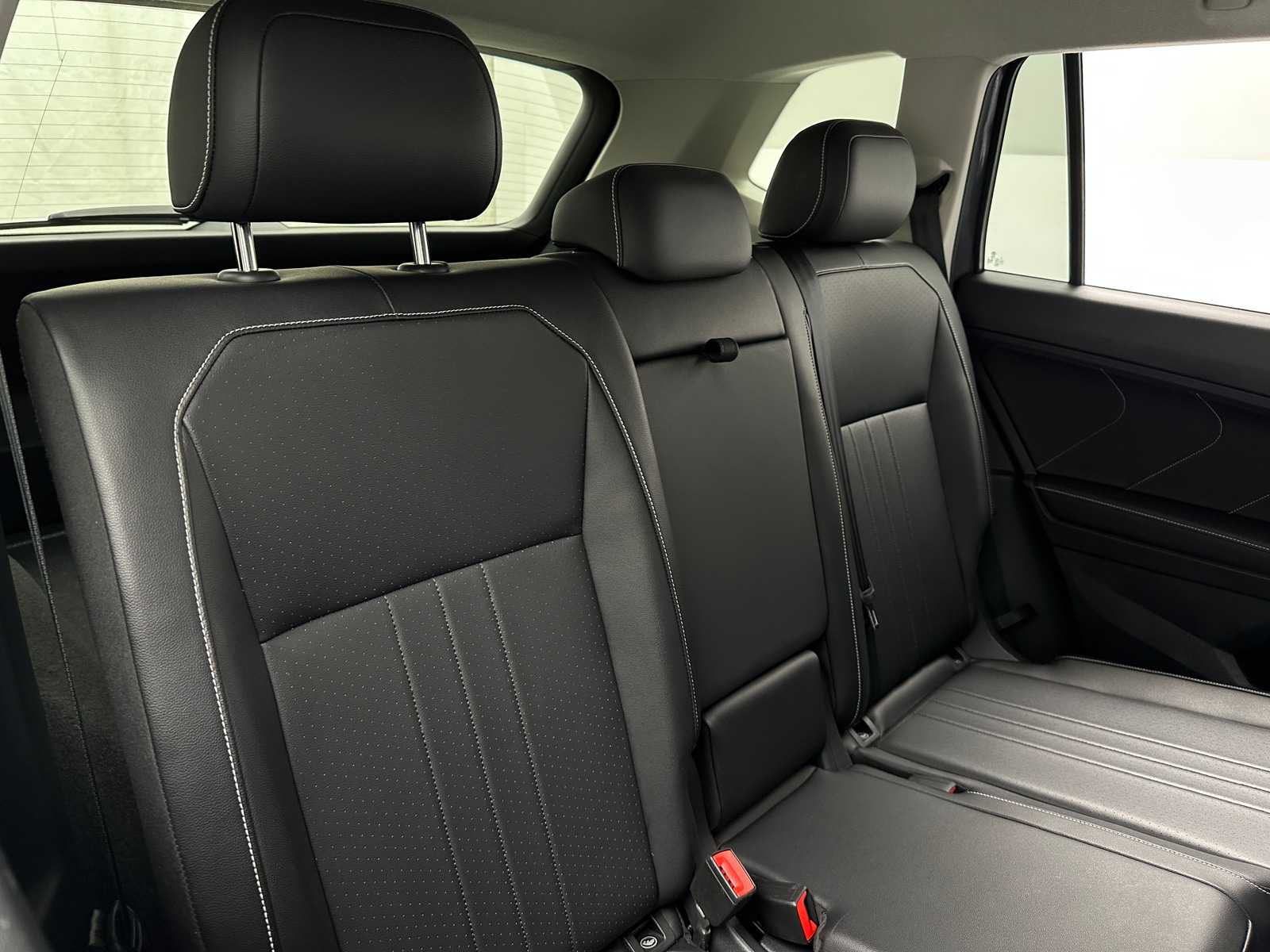 Thumbnail: 2024 Volkswagen Tiguan - 5