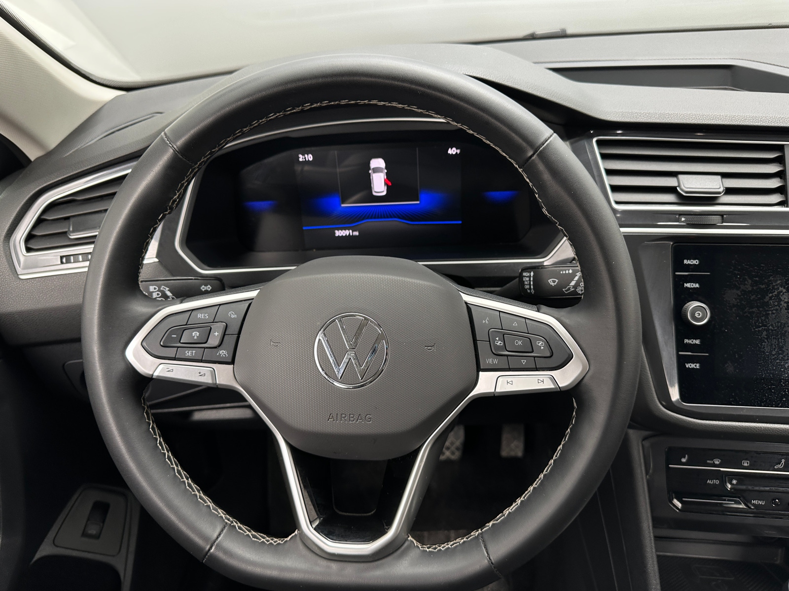 Thumbnail: 2024 Volkswagen Tiguan - 4