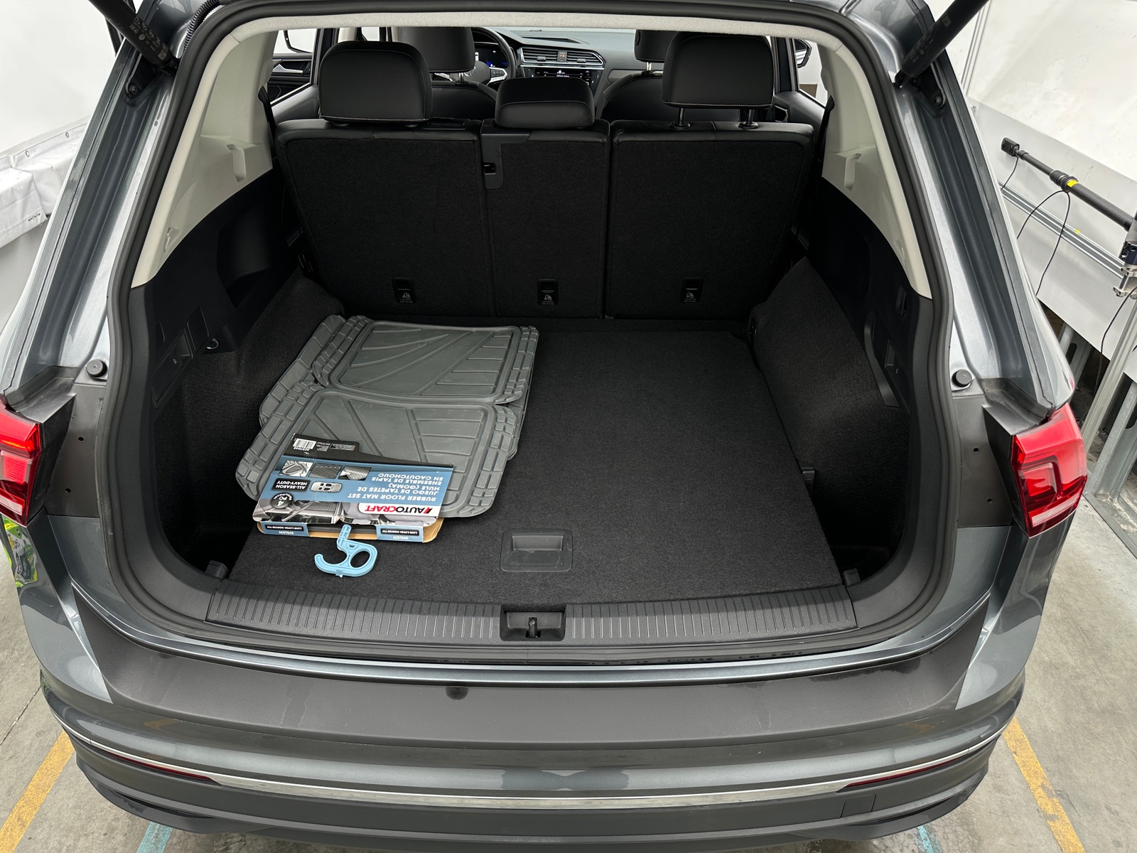 Thumbnail: 2024 Volkswagen Tiguan - 6